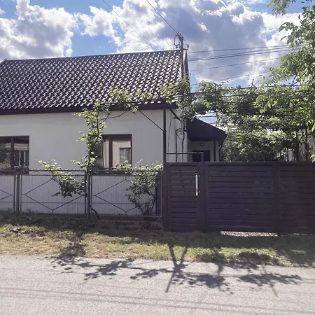 Дом отдыха Golden House Хуст
