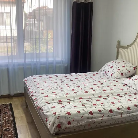 Дом отдыха Golden House Хуст